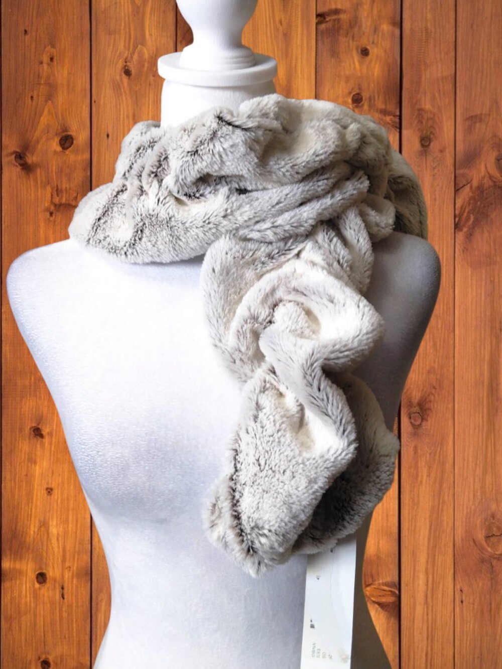 Pendleton Women's Super Soft Scrunchy Scarf Outdoor Winter Gray Beige Casual